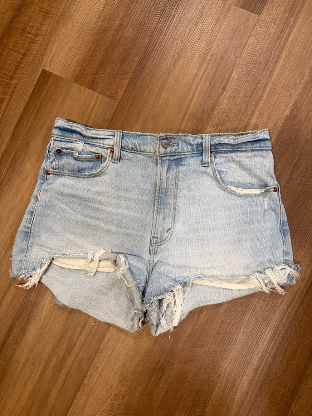Abercrombie & Fitch High Rise Mom Short